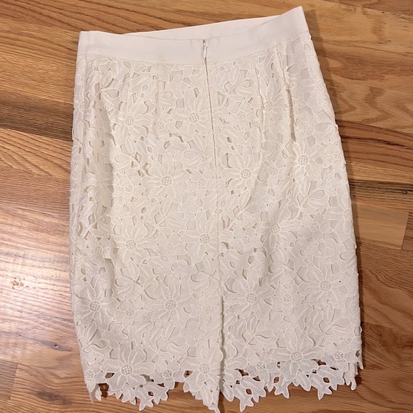Ann Taylor Loft Floral Ivory White Lace Pencil Skirt, 0 - Picture 6 of 10
